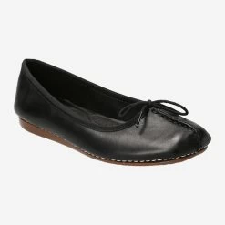 Clarks Art.  20352929 4 Freckle Ice Schwarz